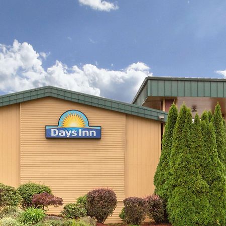 סאלם Days Inn By Wyndham Black Bear מראה חיצוני תמונה